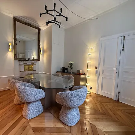 - Sleeps 4 - Near The Louvre